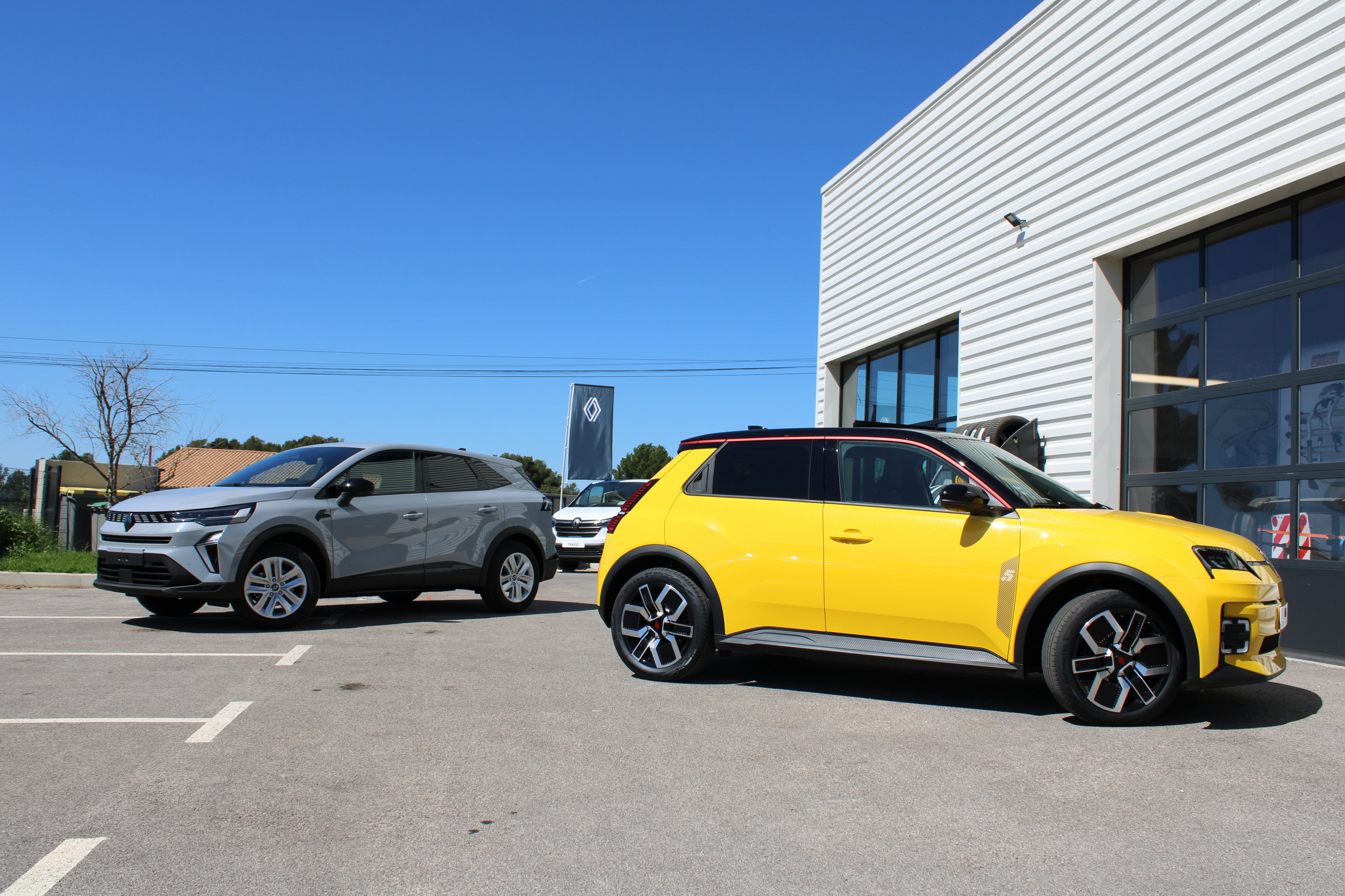 RENAULT SAINT-CYR-SUR-MER